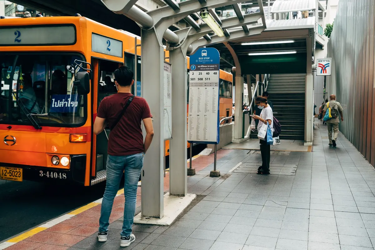 Comparing Ashford's Public Transport Options: Bus, Train, and Cycle Routes Explained